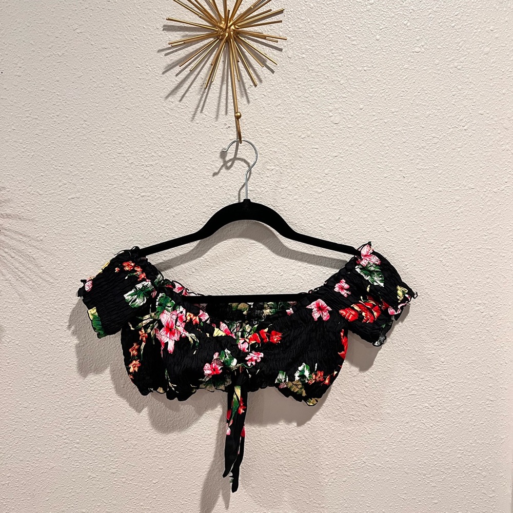 Hawaiian tube top, stretchy, bow on front is adjustable